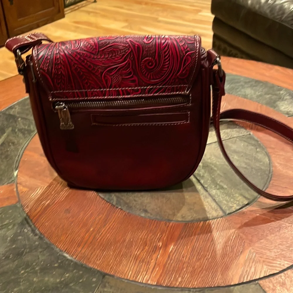 “Trinity Ranch” Crossbody Bag - Picture 5 of 9